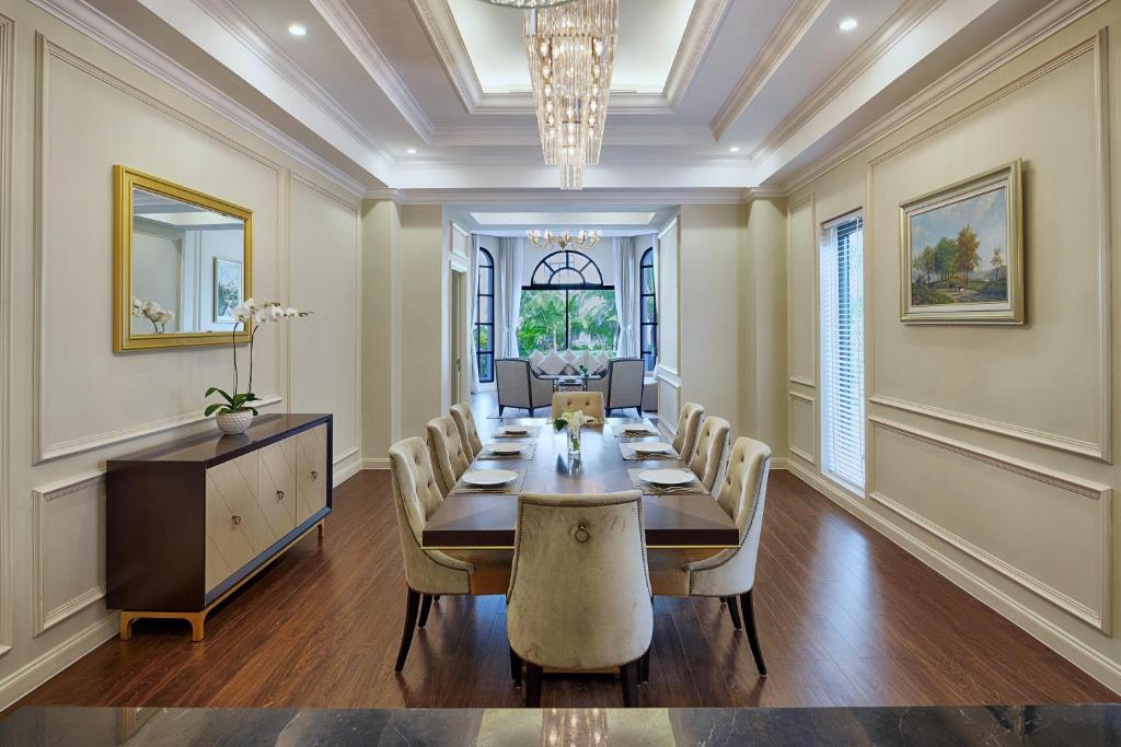 media/roomtypes/110121095850/gallery/vinpearl-discovery-2-phu-quoc-villa-3-bedroom-ocean-view-2.jpg