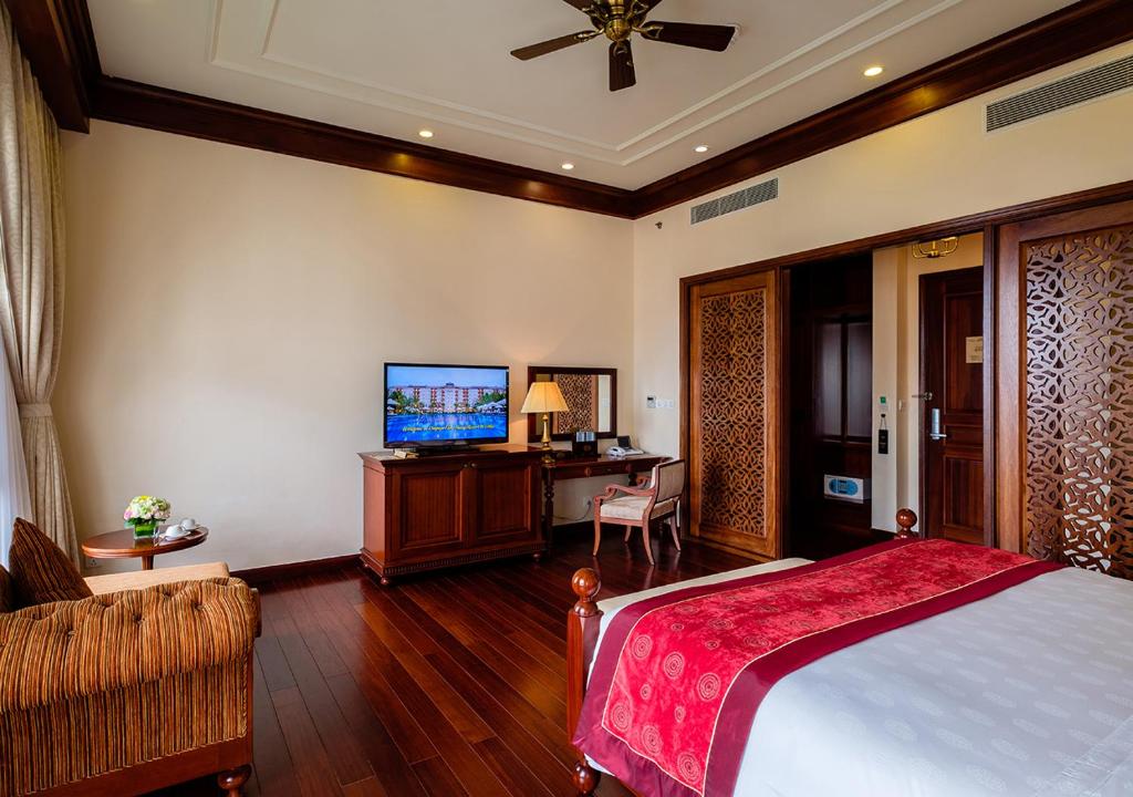 media/roomtypes/110121112133/gallery/vinpearl-luxury-da-nang-duluxe-11.jpg