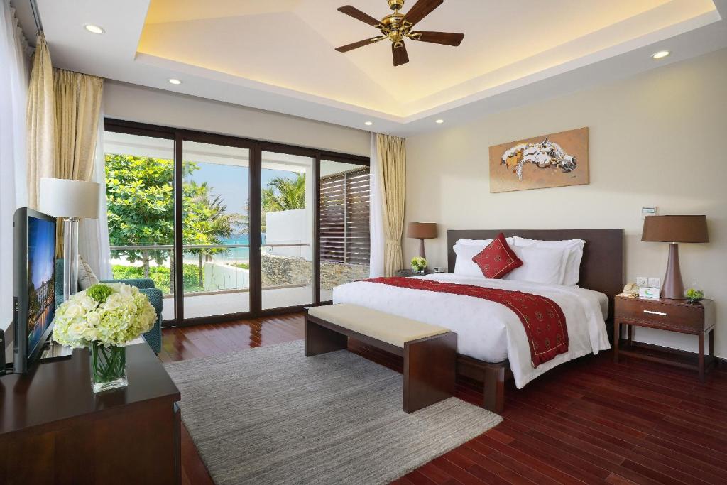 media/roomtypes/110121112909/gallery/vinpearl-luxury-da-nang-villa-4bedroom-13.jpg