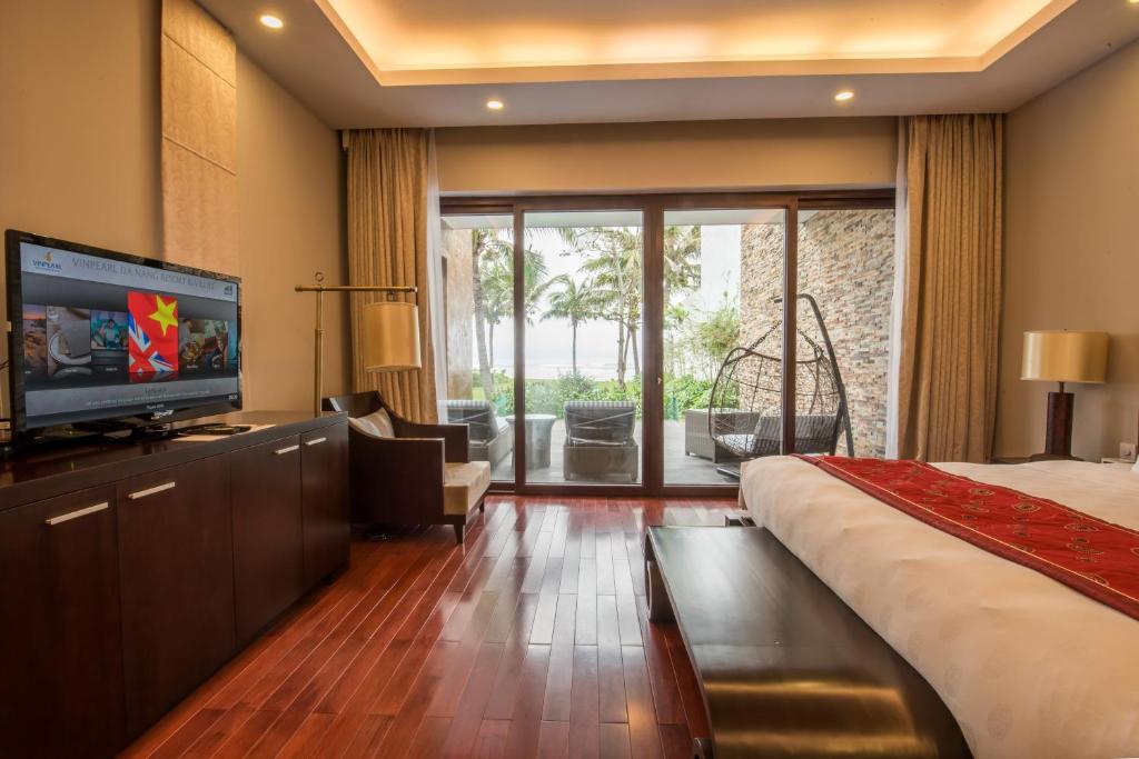 media/roomtypes/110121113048/gallery/vinpearl-luxury-da-nang-villa-3bedroom-ocean-7.jpg