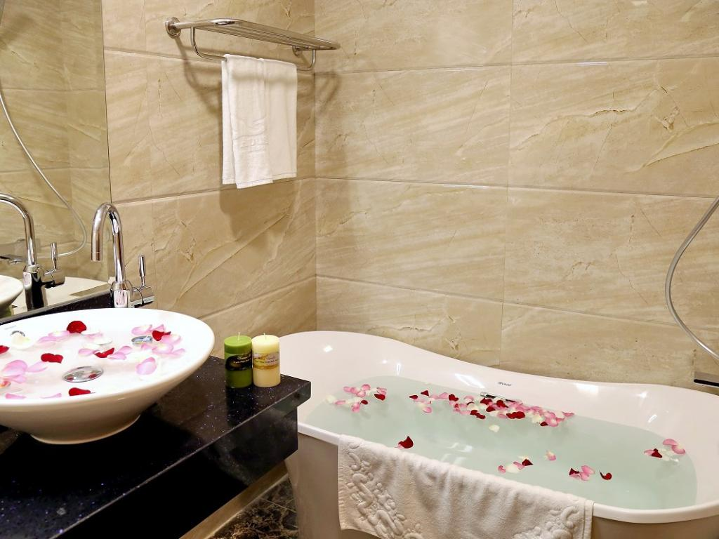 media/roomtypes/110220104715/gallery/khach-san-apus-nha-trang-22.png