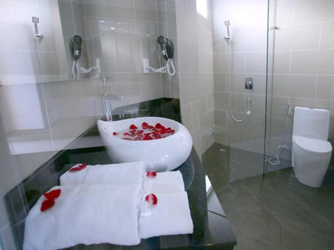media/roomtypes/130120095912/gallery/pbl1539916475_khach_san_new_sun_nha_trang.png