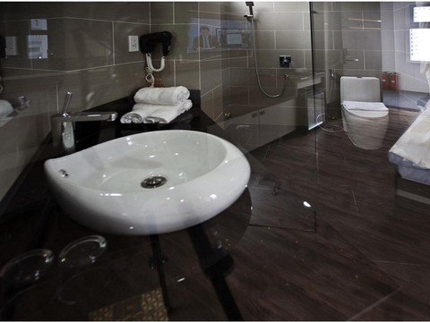 media/roomtypes/130120095912/gallery/yn81539916403_khach_san_new_sun_nha_trang.png