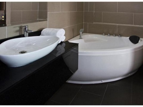 media/roomtypes/130120100038/gallery/5uk1539916549_khach_san_new_sun_nha_trang.png