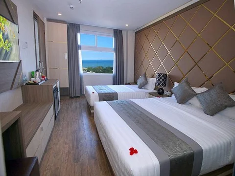 Deluxe Triple with Sea View