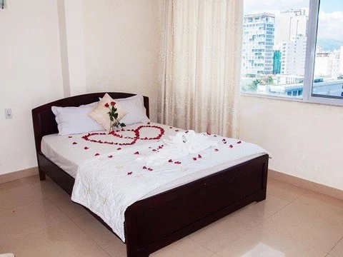 media/roomtypes/130120101359/gallery/6rv1516602515_khach_san_queen_nha_trang.png