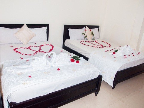 media/roomtypes/130120101700/gallery/cnc1516602516_khach_san_queen_nha_trang-(1).png
