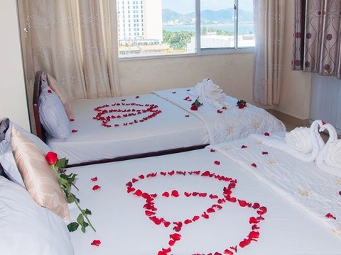 media/roomtypes/130120101700/gallery/ga11516602516_khach_san_queen_nha_trang.png