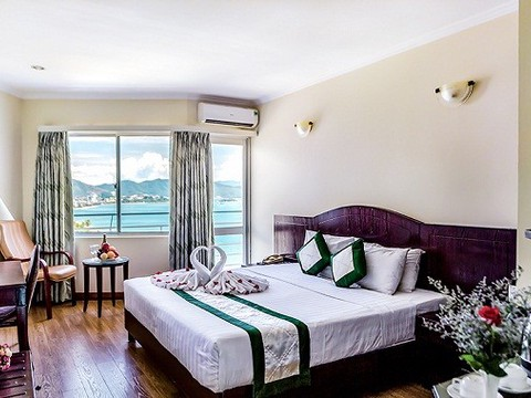 media/roomtypes/130120112039/gallery/tkg1508396696_khach_san_nha_trang_lodge.png