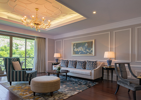 media/roomtypes/130120120412/gallery/bwt1540529464_vinpearl_resort_nha_trang.png