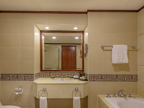 media/roomtypes/130120121709/gallery/goy1540529965_vinpearl_resort_nha_trang.png