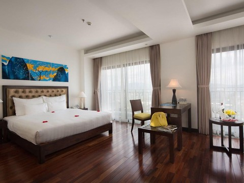 media/roomtypes/130220035752/gallery/khach_san_legend_sea_34.png