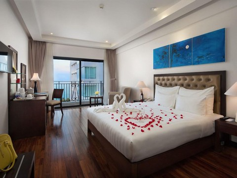 media/roomtypes/130220035902/gallery/khach_san_legend_sea_38.png