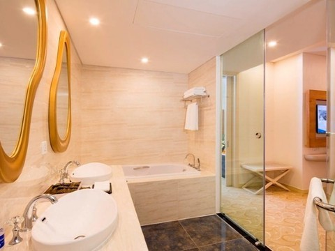 media/roomtypes/150220095646/gallery/khach_san_diamond_bay_nha_trang_17.png