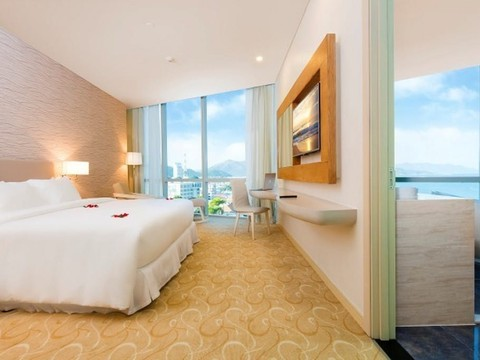 media/roomtypes/150220100002/gallery/khach_san_diamond_bay_nha_trang_38.png