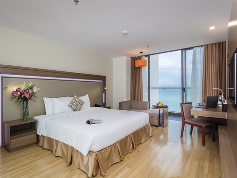 media/roomtypes/150220104541/gallery/khach_san_king_town_grand_nha_trang_17.png