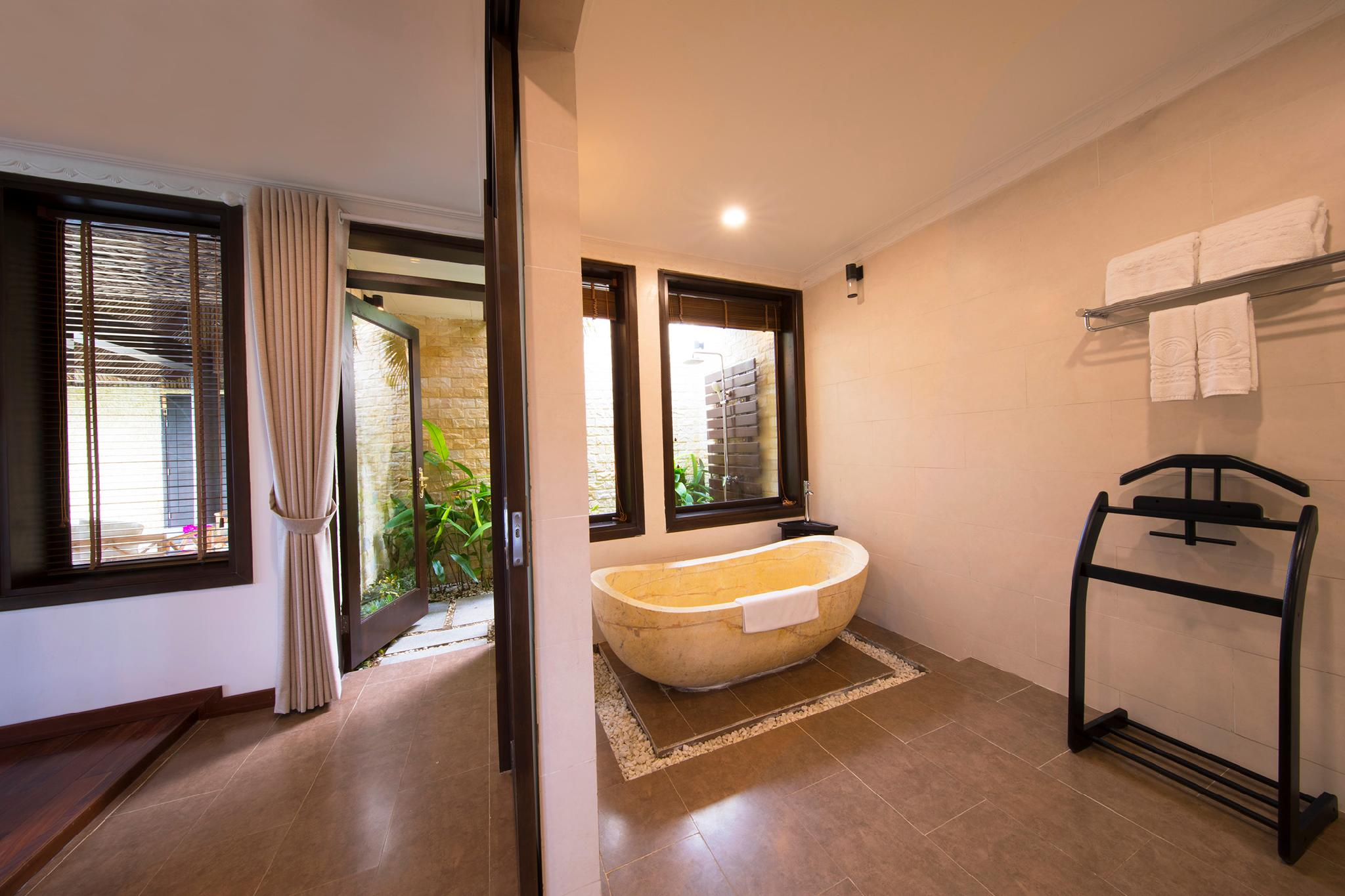 media/roomtypes/160120050538/gallery/merperle-hon-tam-resort-12.png
