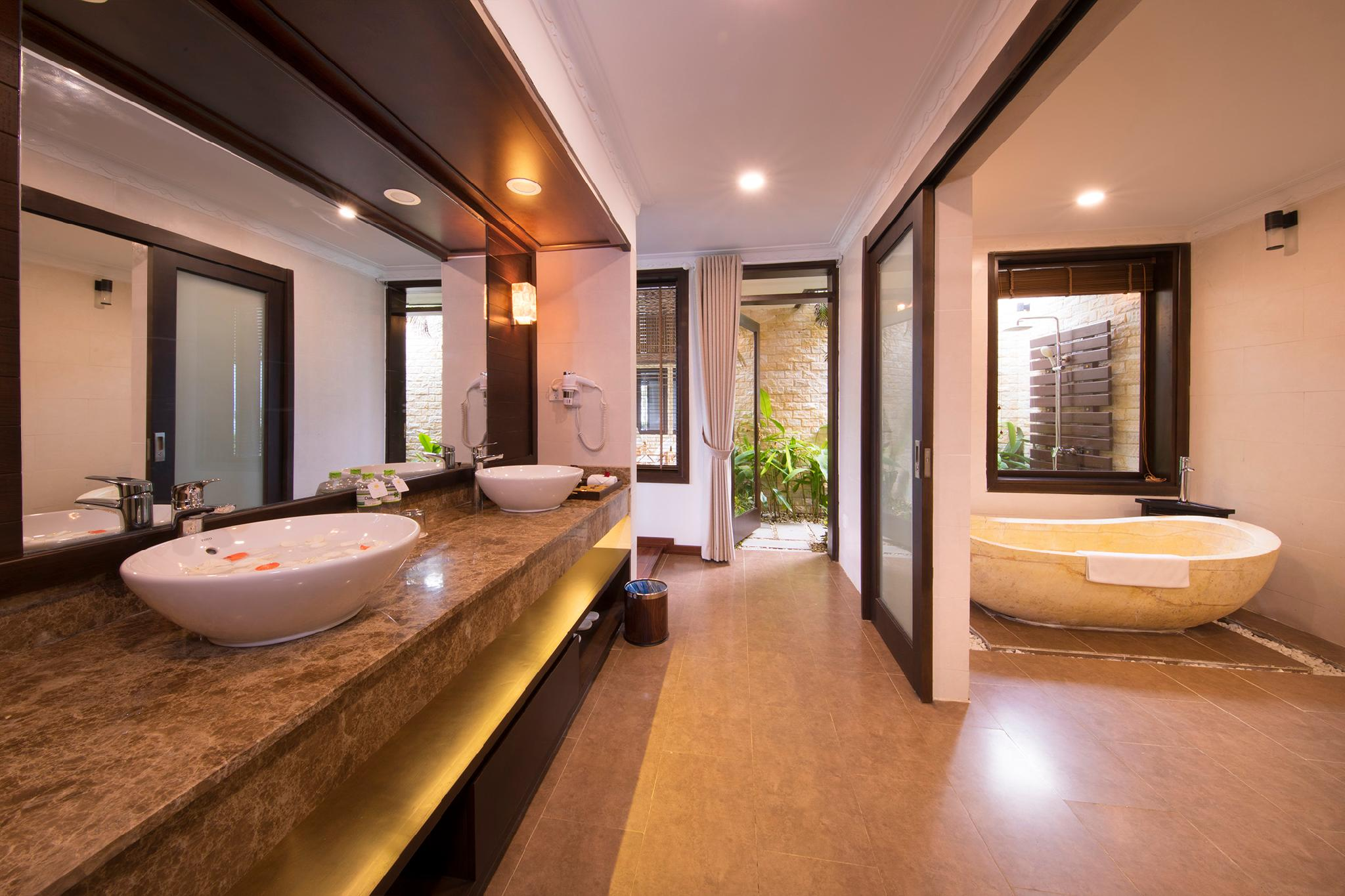 media/roomtypes/160120050538/gallery/merperle-hon-tam-resort-13.png