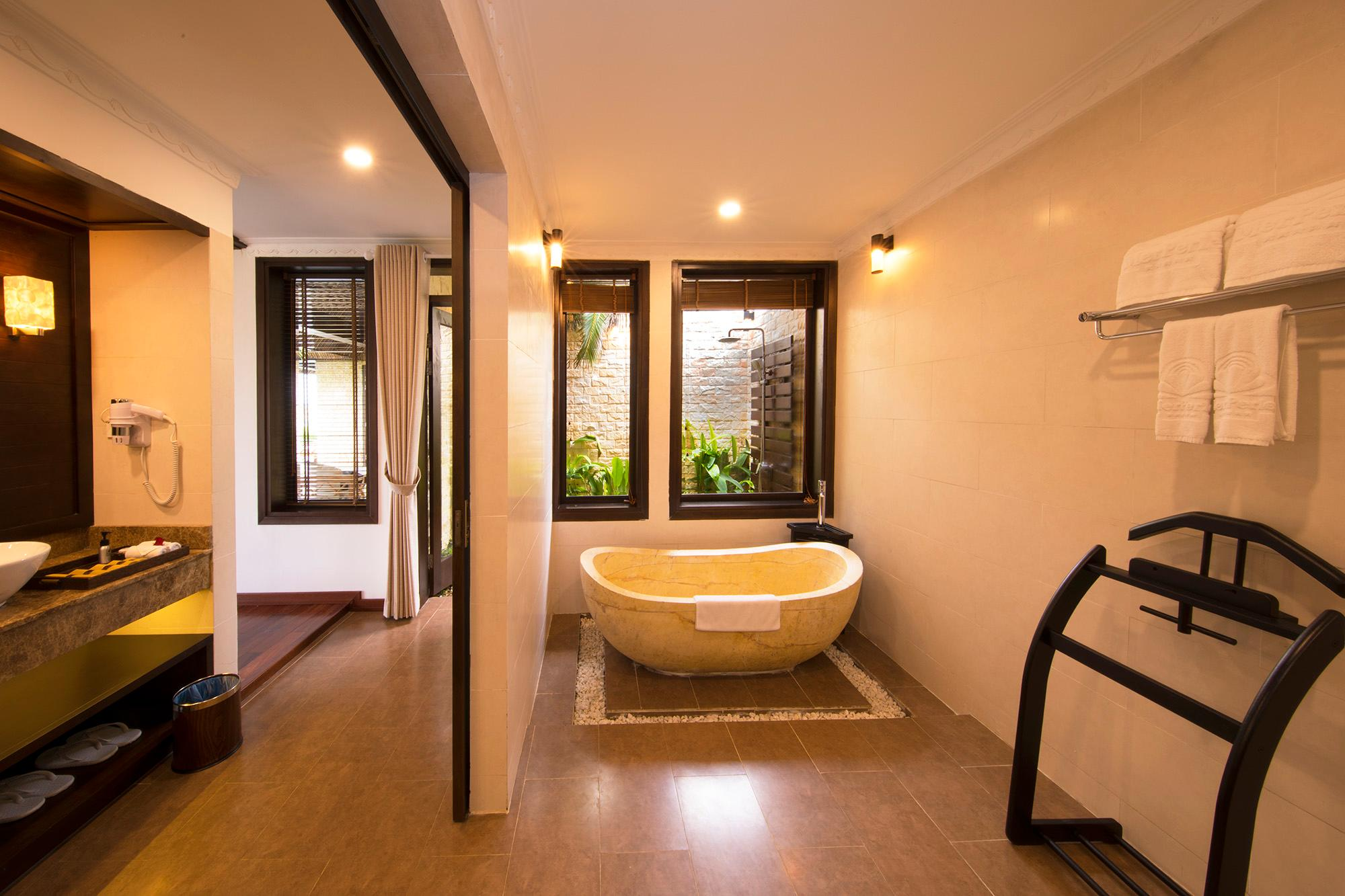 media/roomtypes/160120050538/gallery/merperle-hon-tam-resort-15.png