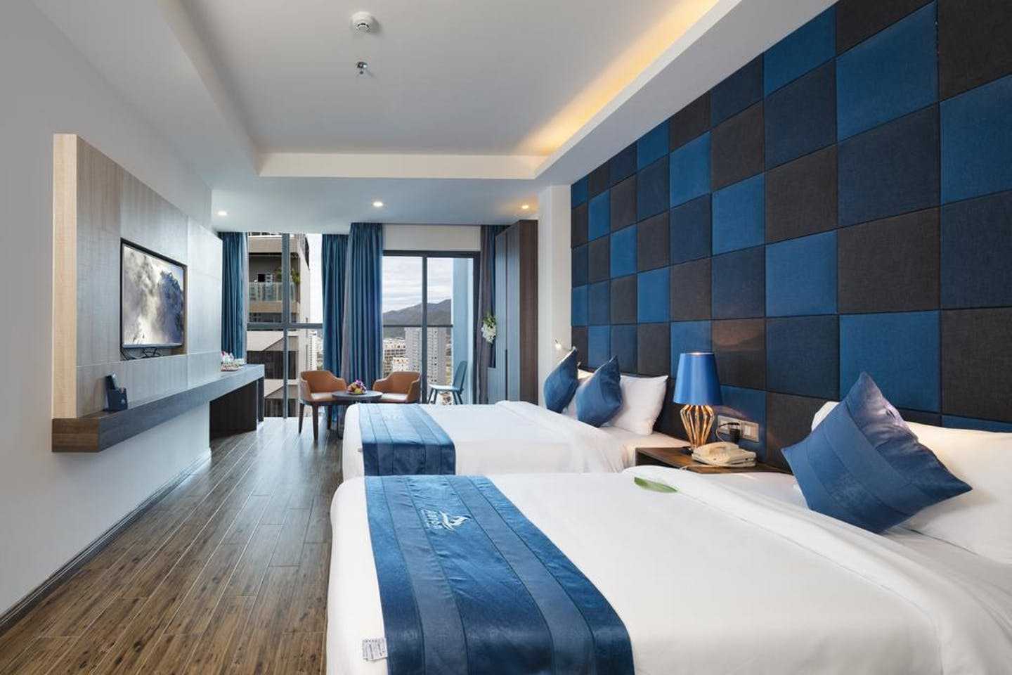 media/roomtypes/160323022644/gallery/aaron-hotel-nha-trang-4-2.jpg