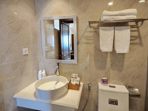 Deluxe Partial Sea View