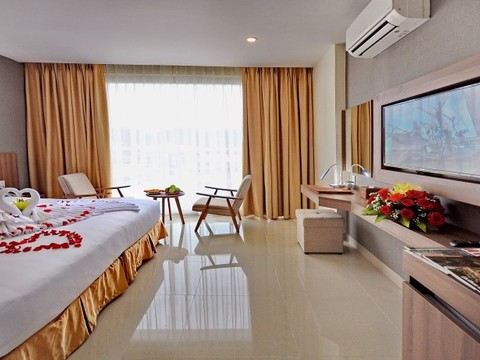 Senior Partial Seaview