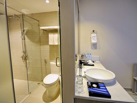 media/roomtypes/170220095259/gallery/the-mcr-luxury-nha-trang-12.png