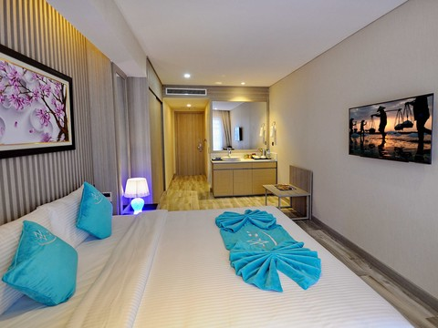 media/roomtypes/170220095259/gallery/the-mcr-luxury-nha-trang-13.png