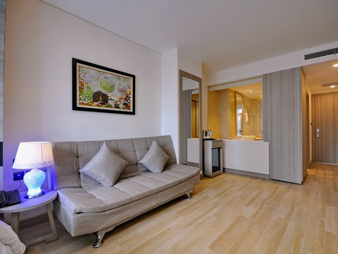 media/roomtypes/170220095432/gallery/the-mcr-luxury-nha-trang-20.png