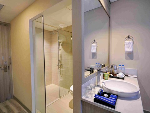 media/roomtypes/170220095528/gallery/the-mcr-luxury-nha-trang-22.png