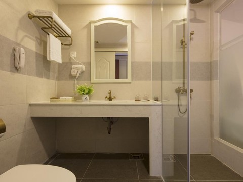 media/roomtypes/170220100745/gallery/khach-san-isena-nha-trang-13.png