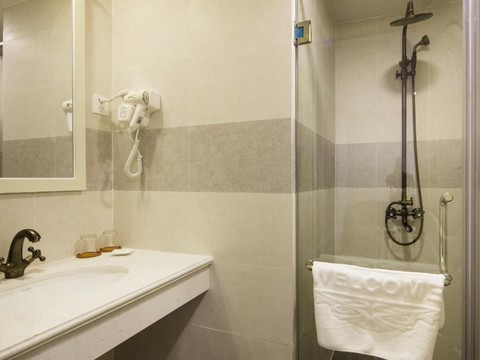 media/roomtypes/170220100745/gallery/khach-san-isena-nha-trang-14.png