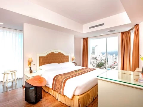 Isena Suite