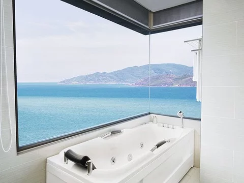 media/roomtypes/190120030205/gallery/m5a1514437594_khach_san_havana_nha_trang.png