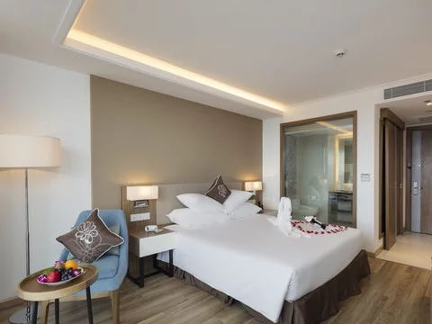 media/roomtypes/190120031618/gallery/khach-san-comodo-nha-trang-12.png