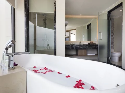 media/roomtypes/190120032412/gallery/khach-san-comodo-nha-trang-28.png