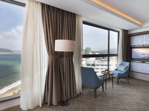 media/roomtypes/190120032412/gallery/khach-san-comodo-nha-trang-29.png