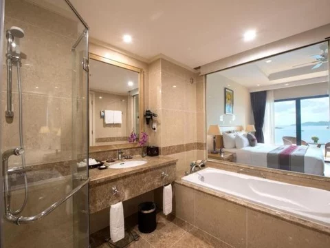 media/roomtypes/190120084440/gallery/grd1540652160_vinpearl_resort_spa_nha_trang_bay.png