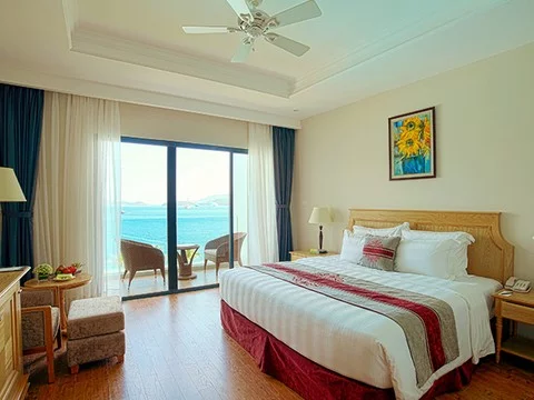 Villa 3-Bedroom Beachfront