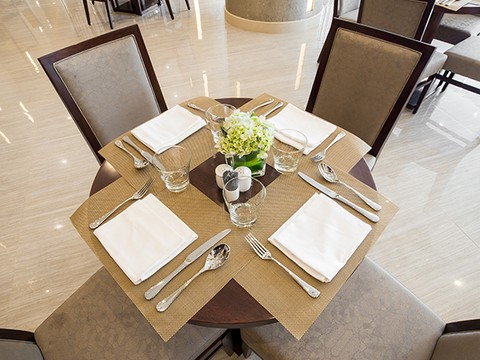 media/roomtypes/190120093107/gallery/ssj1435571591_vinpearl-premium-nha-trang-bay.png