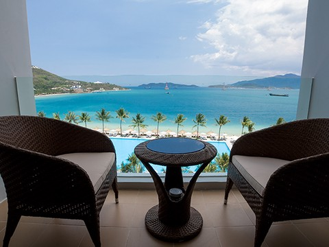 media/roomtypes/190120093625/gallery/puj1435571501_vinpearl-premium-nha-trang-bay.png