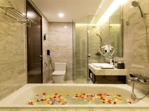 media/roomtypes/190120100527/gallery/khach-san-queen-ann-nha-trang-19.png