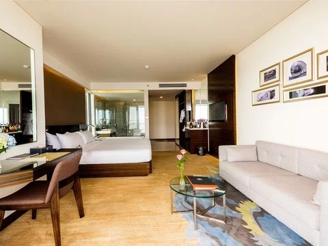 media/roomtypes/190120101040/gallery/wnm1544586995_khach_san_queen_ann_nha_trang.png