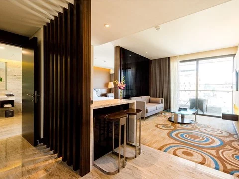 media/roomtypes/190120101503/gallery/7or1544587214_khach_san_queen_ann_nha_trang.png