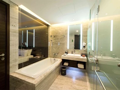 media/roomtypes/190120101650/gallery/zgo154adaad15_khach_san_queen_ann_nha_trang.png
