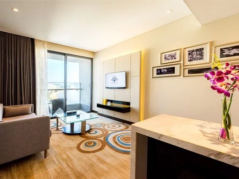 media/roomtypes/190120101800/gallery/fcm1544587215_khach_san_queen_ann_nha_trang.png