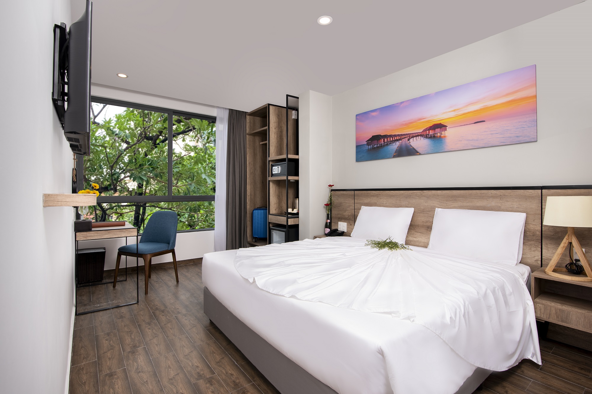 media/roomtypes/270421014314/gallery/premier-double-(2).jpg