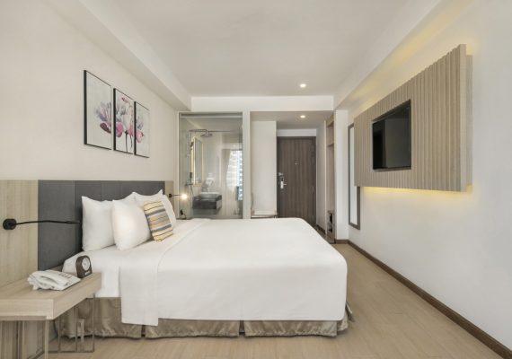 media/roomtypes/270421111350/gallery/deluxe_city_atlantic-nha-trang-hotel_4-570x400.jpg