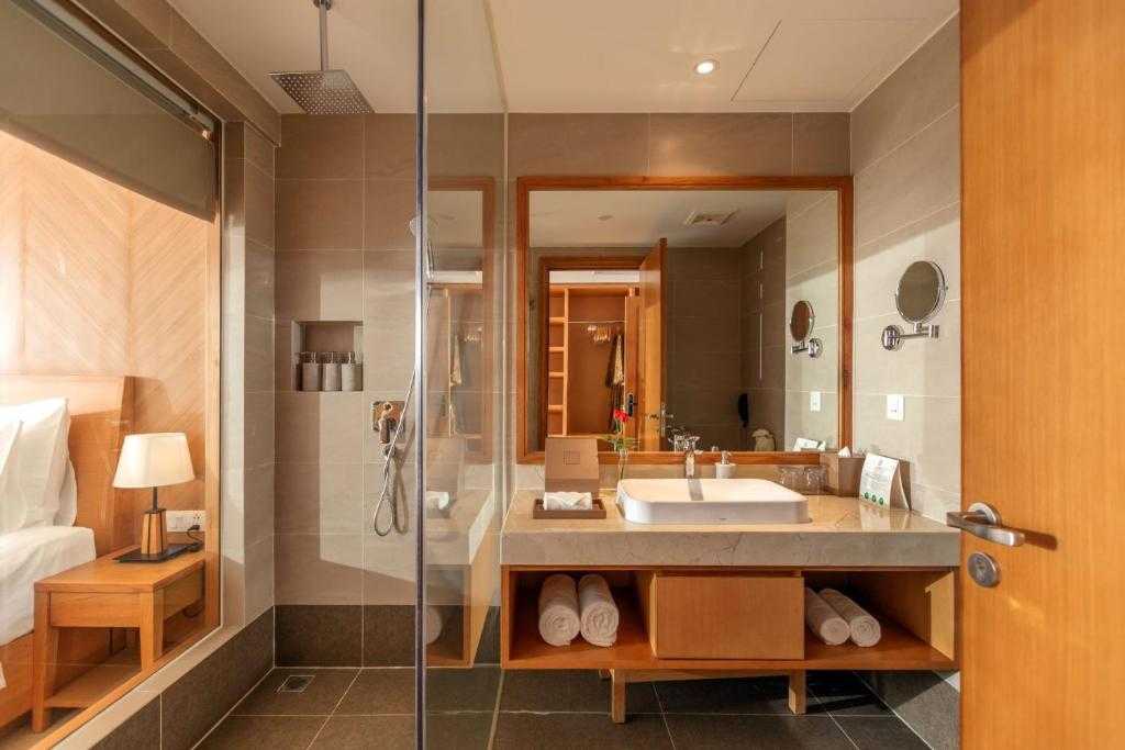 media/roomtypes/270622035521/gallery/selectum-noa-resort-cam-ranh-4-noa-garden-3.jpg