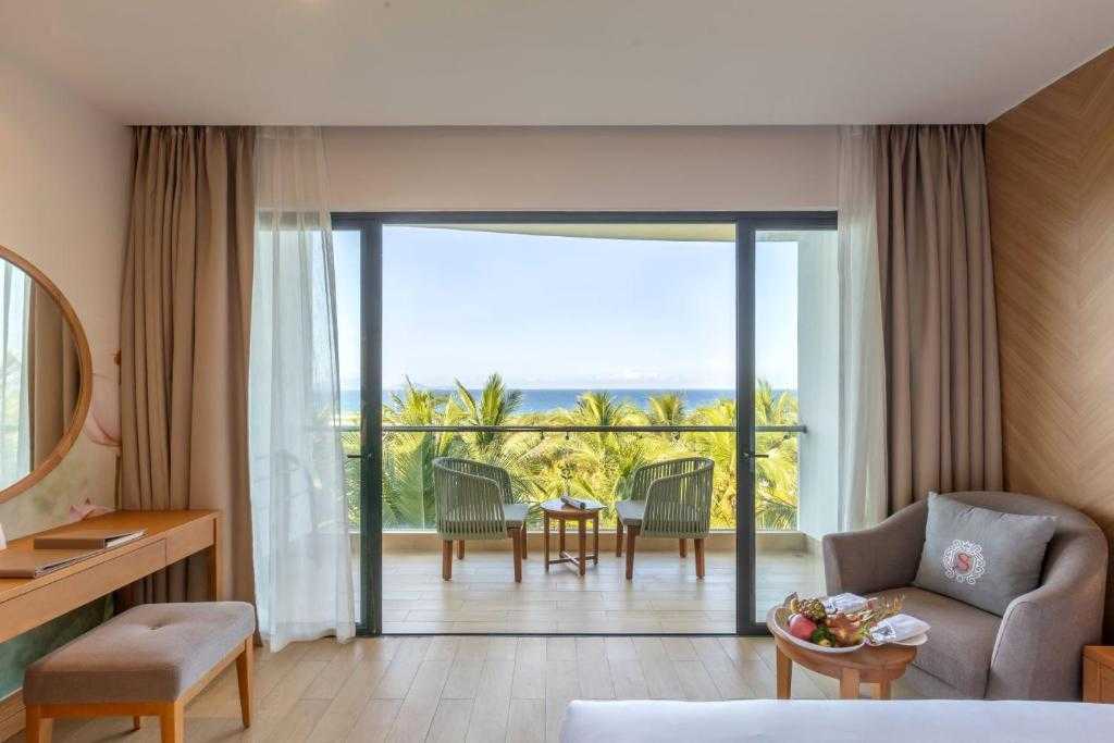 media/roomtypes/270622035845/gallery/selectum-noa-resort-cam-ranh-5-noa-ocean-4.jpg